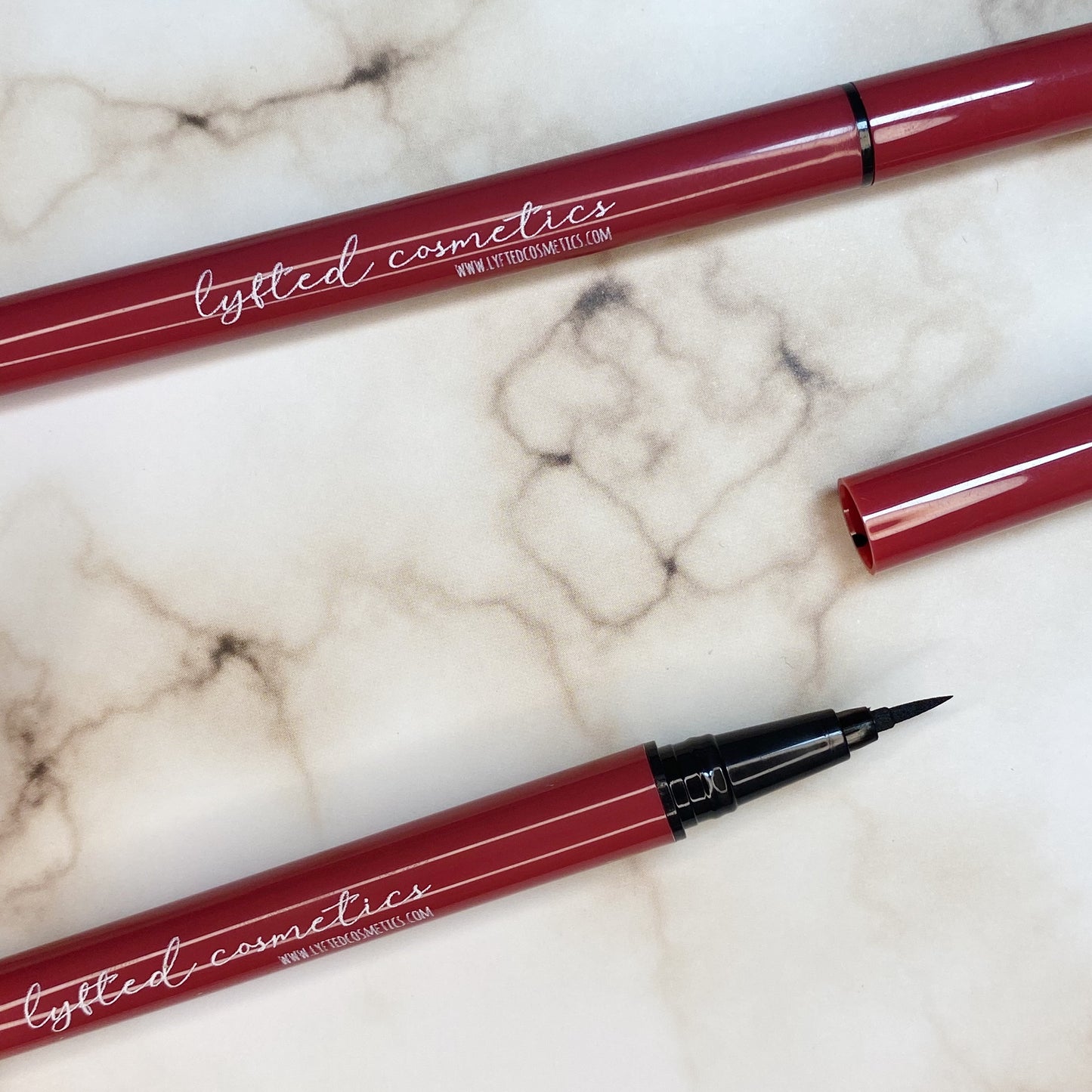 Dark Adhesive Lash Liner (Red)