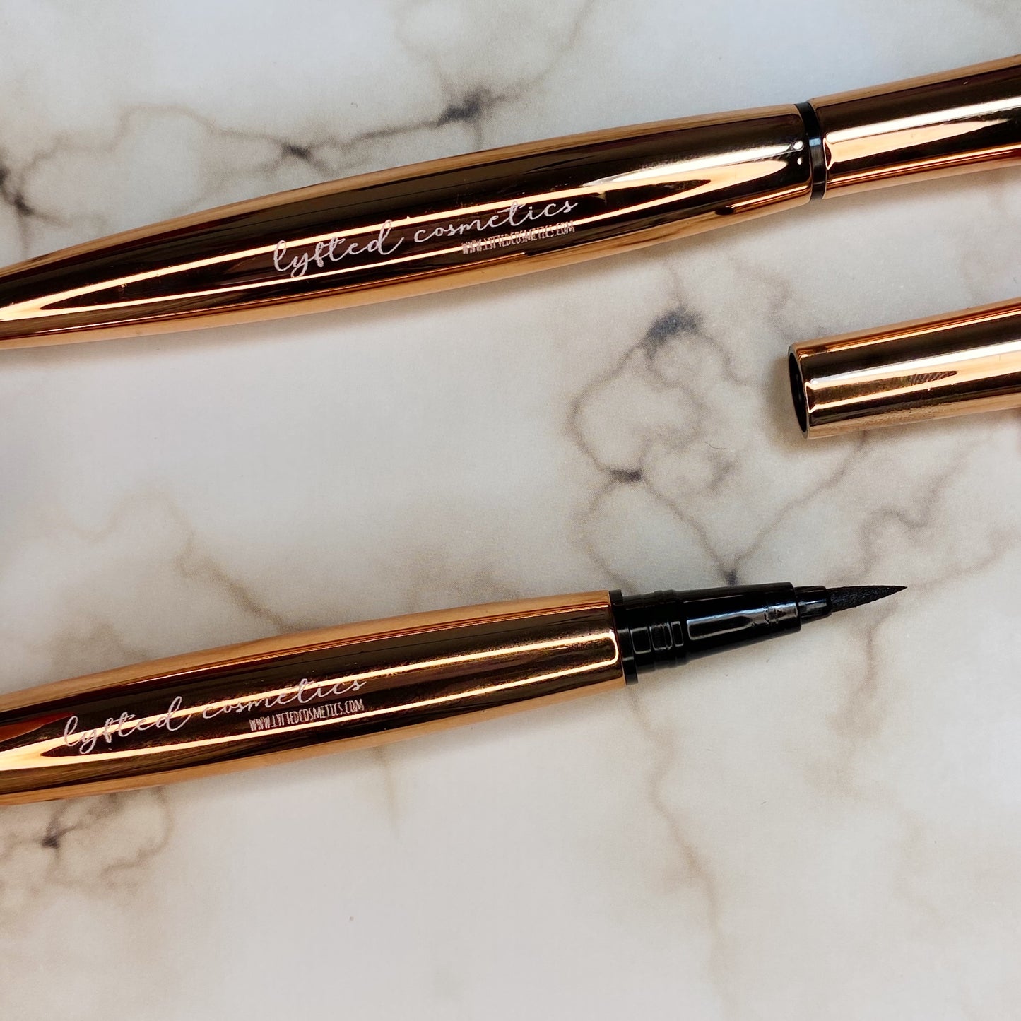 Dark Adhesive Lash Liner (Rose Gold)